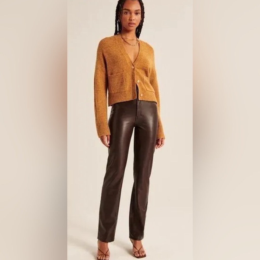 Abercrombie & Fitch Faux Leather 90s Straight Ultra High Rise size 29